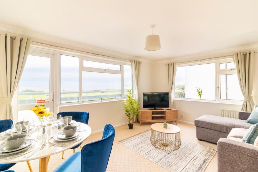 Incredible Sea View 2 Bedroom Beach Apartment Bournemouth Exterior photo